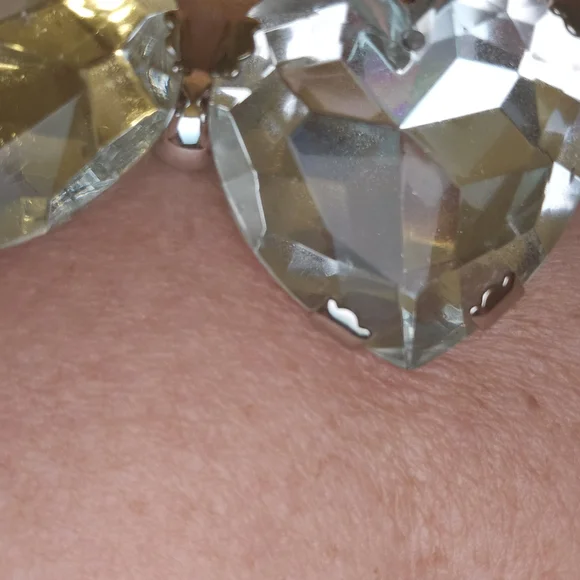 Elegant Silver Heart Necklace - Picture 5 of 7